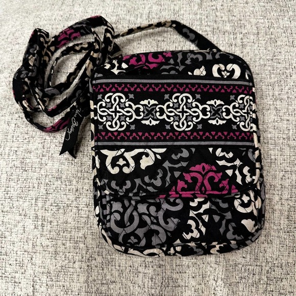 Vera Bradley Canterbury Magenta Black Quilted Patterned Women’s Crossbody 90’s